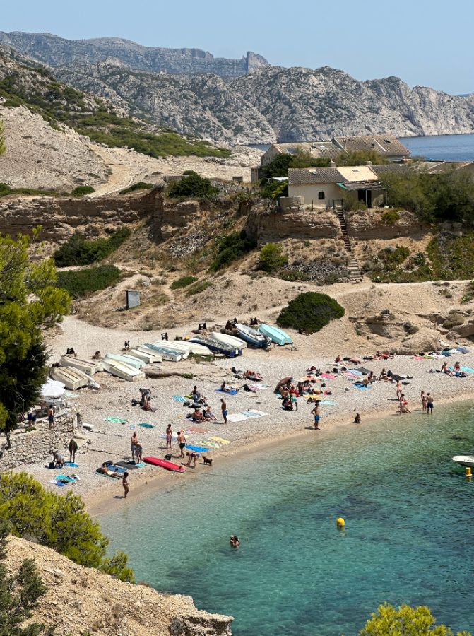 Calanque beach, full daylight — untouched RAW